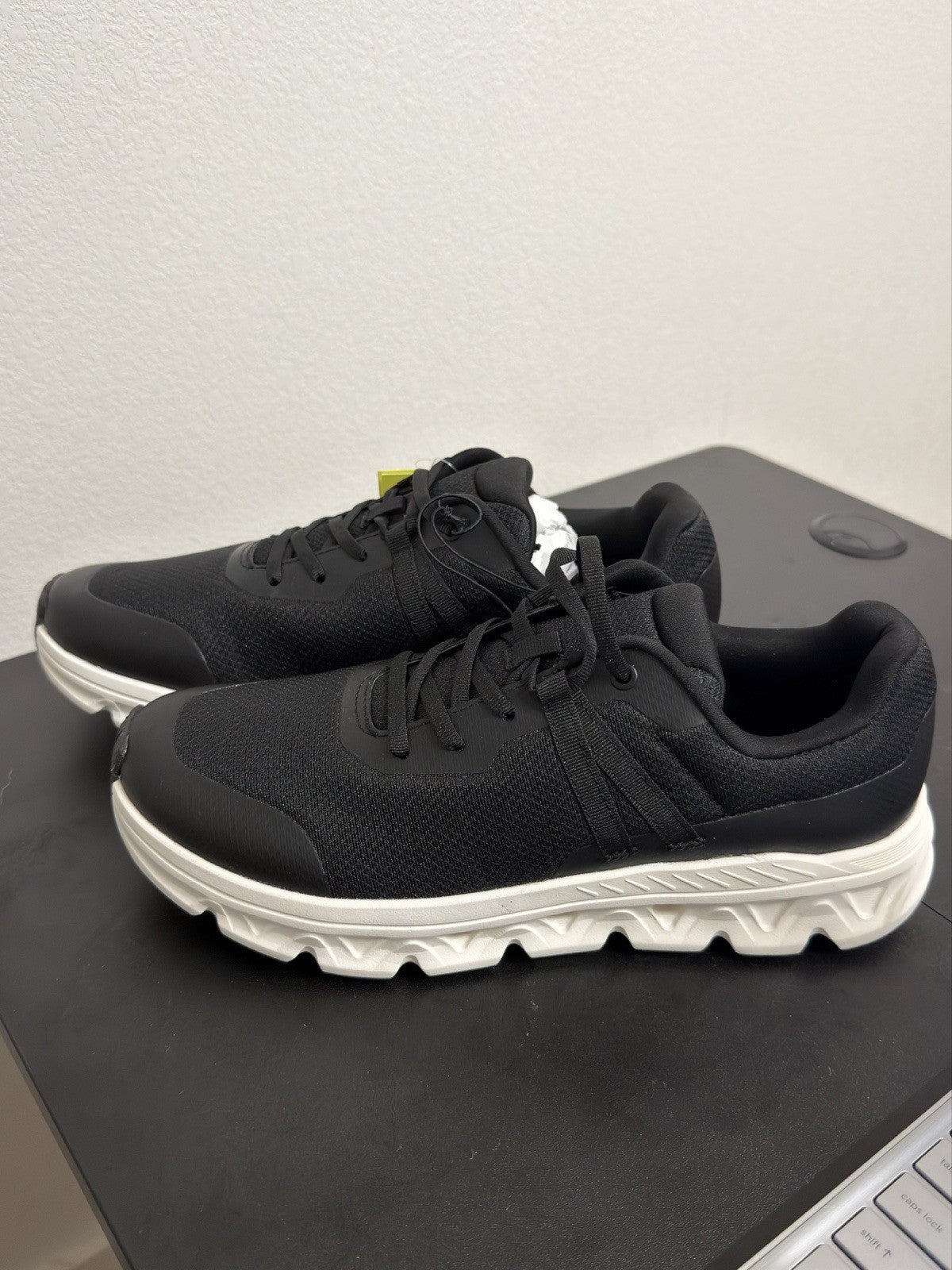 all in motion skechers for mens Size 10 B.9