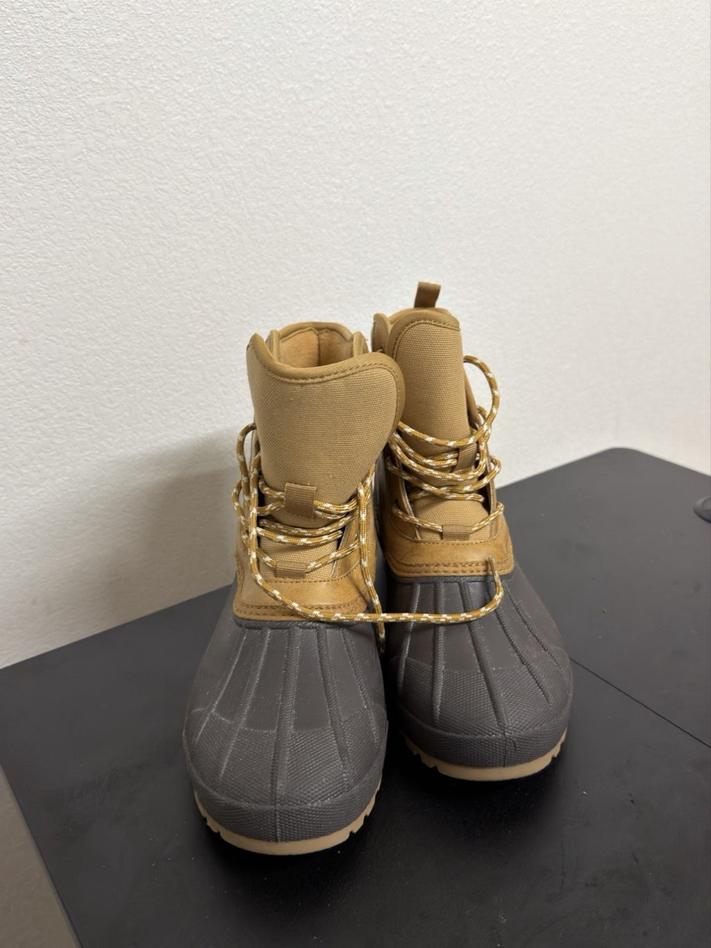 universal thread boots for women Size 10 B.9