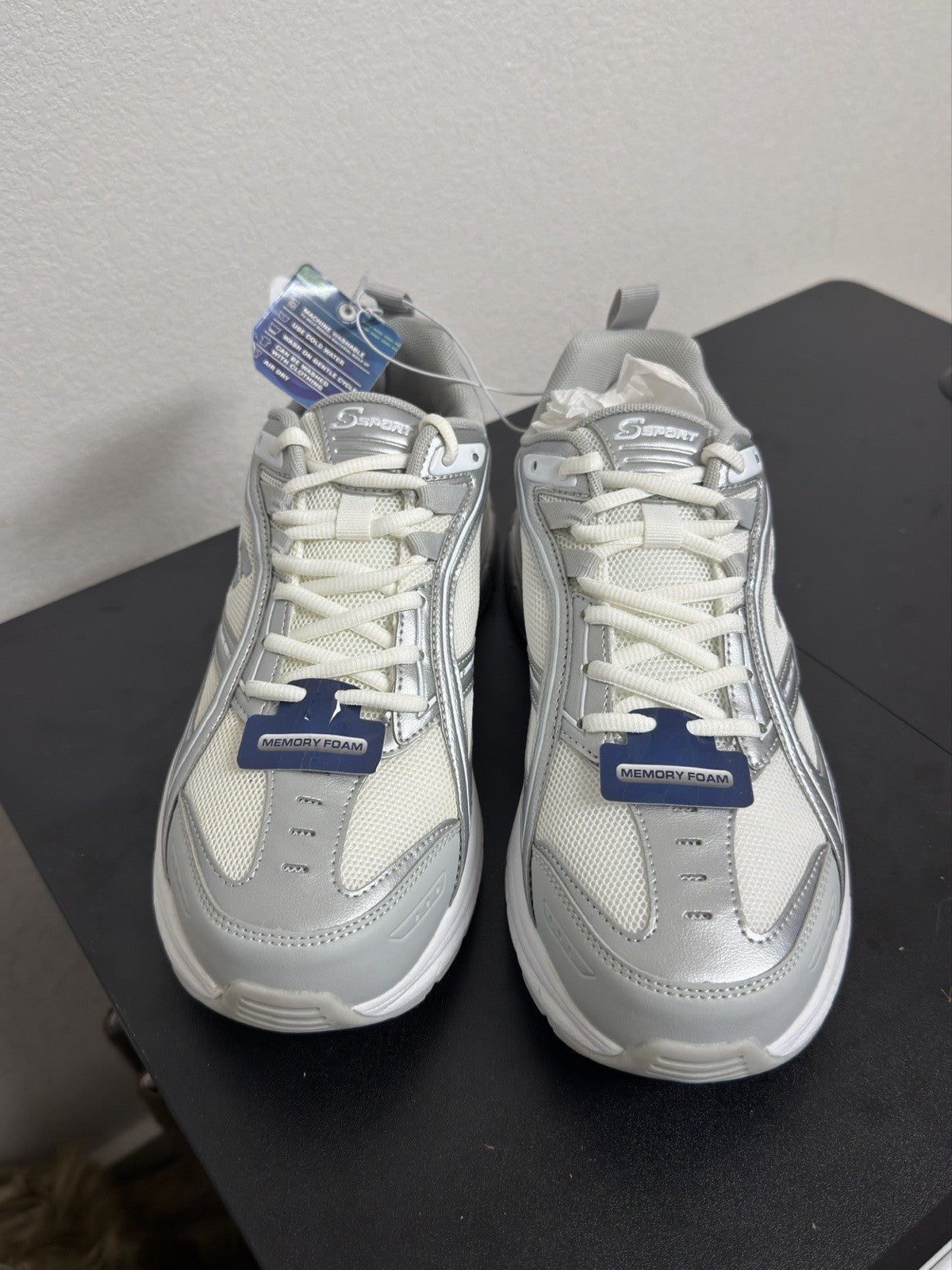 skechers sports shoes for men 9.5 B.9