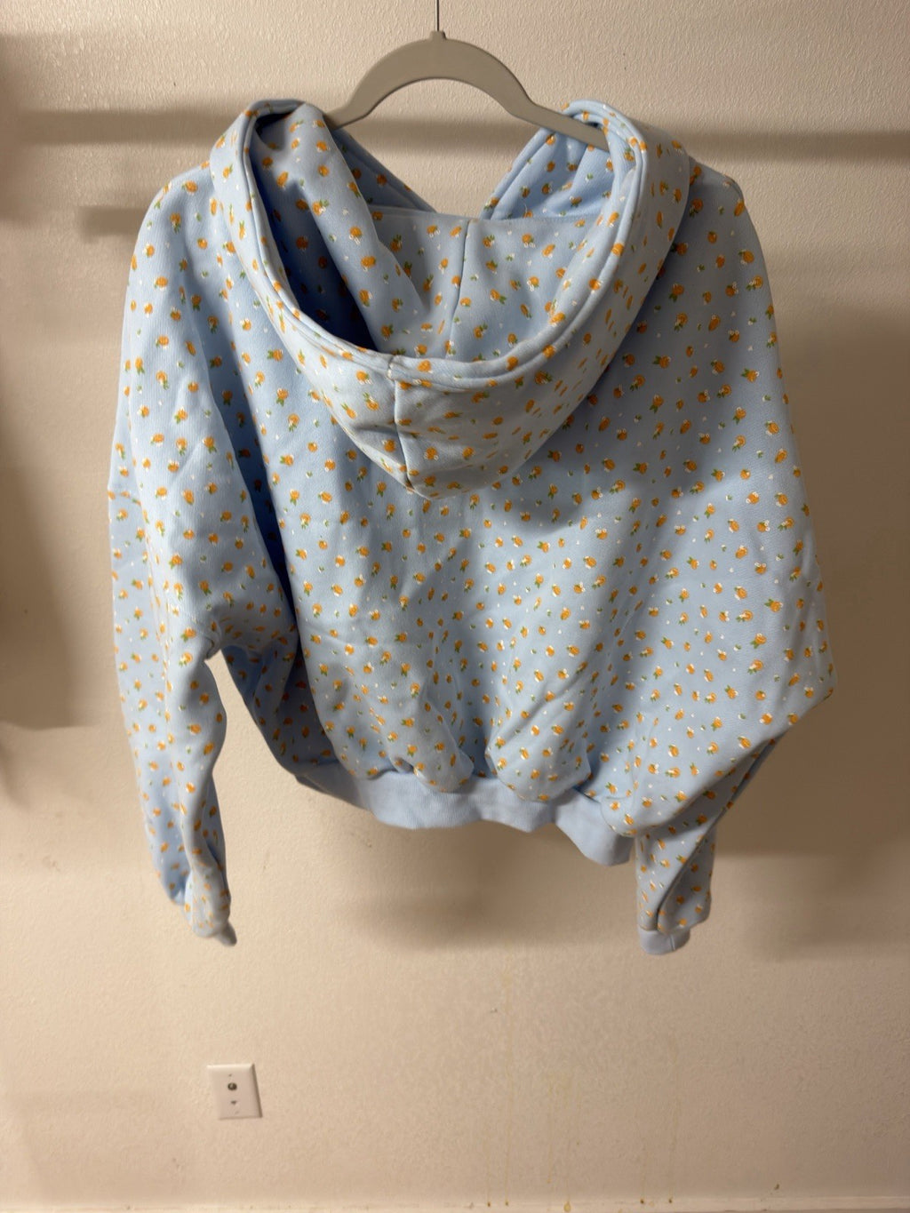blogilates marshmallow full zip hoodie Medium B.8