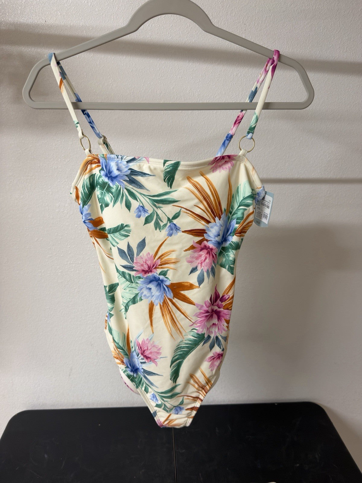 shade and shore swimsuit medium B.5