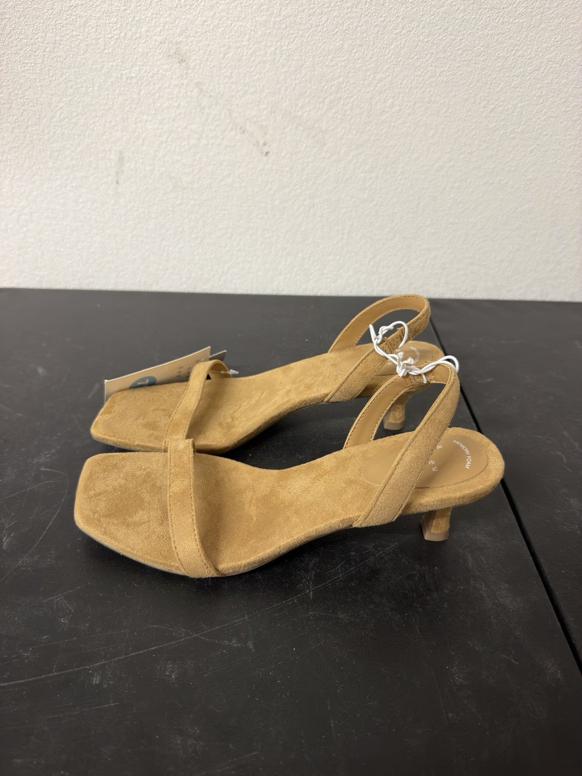A New Day Shoes Heels Size 7.5 B.7