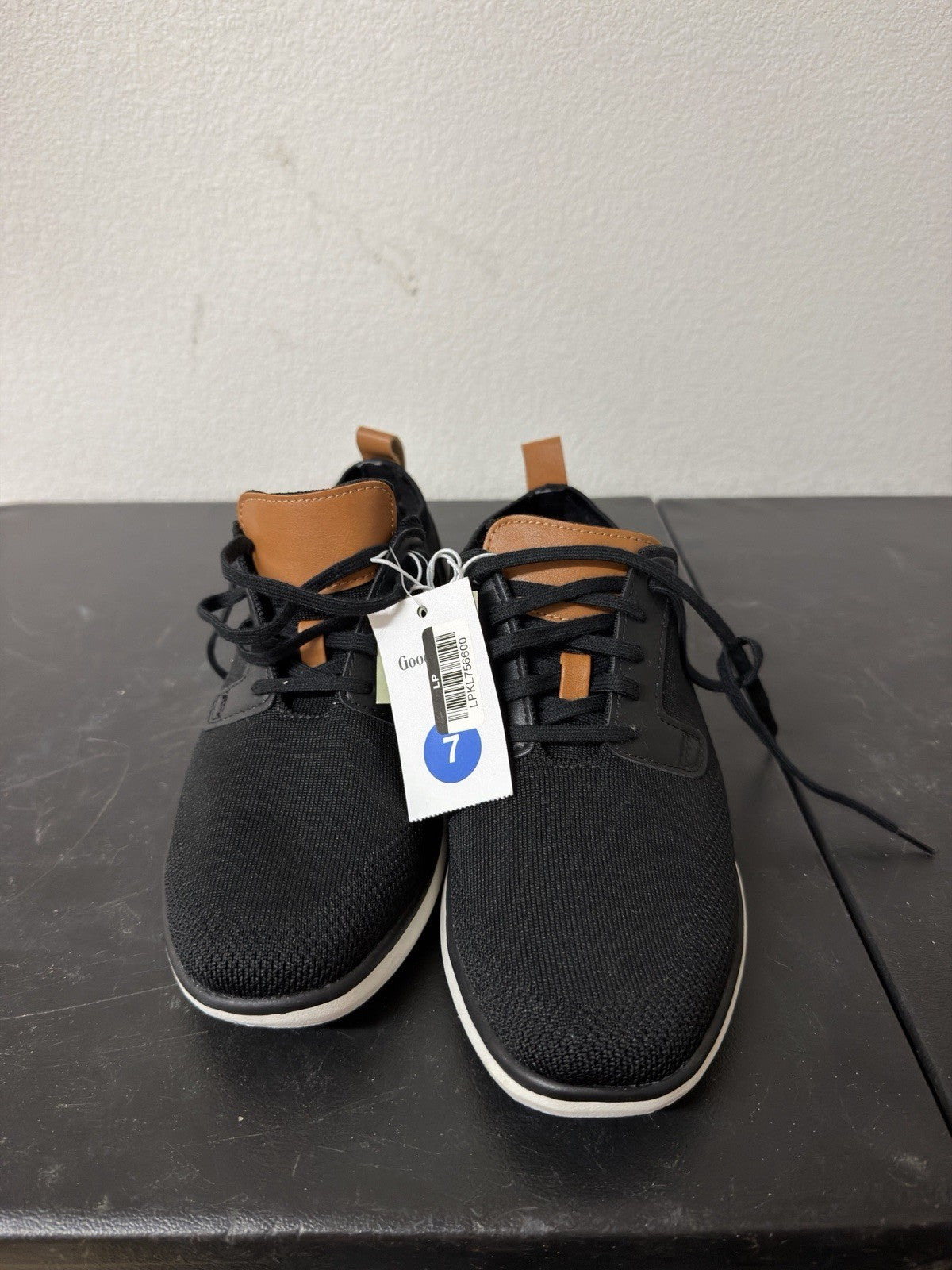 goodfellow men shoes size 7.5 B.7