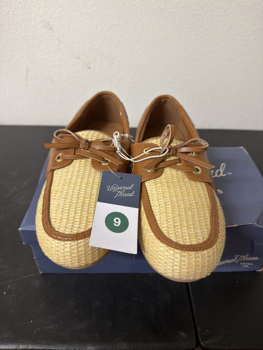 Universal Thread Shoes Midge Flats Size 9. B.7