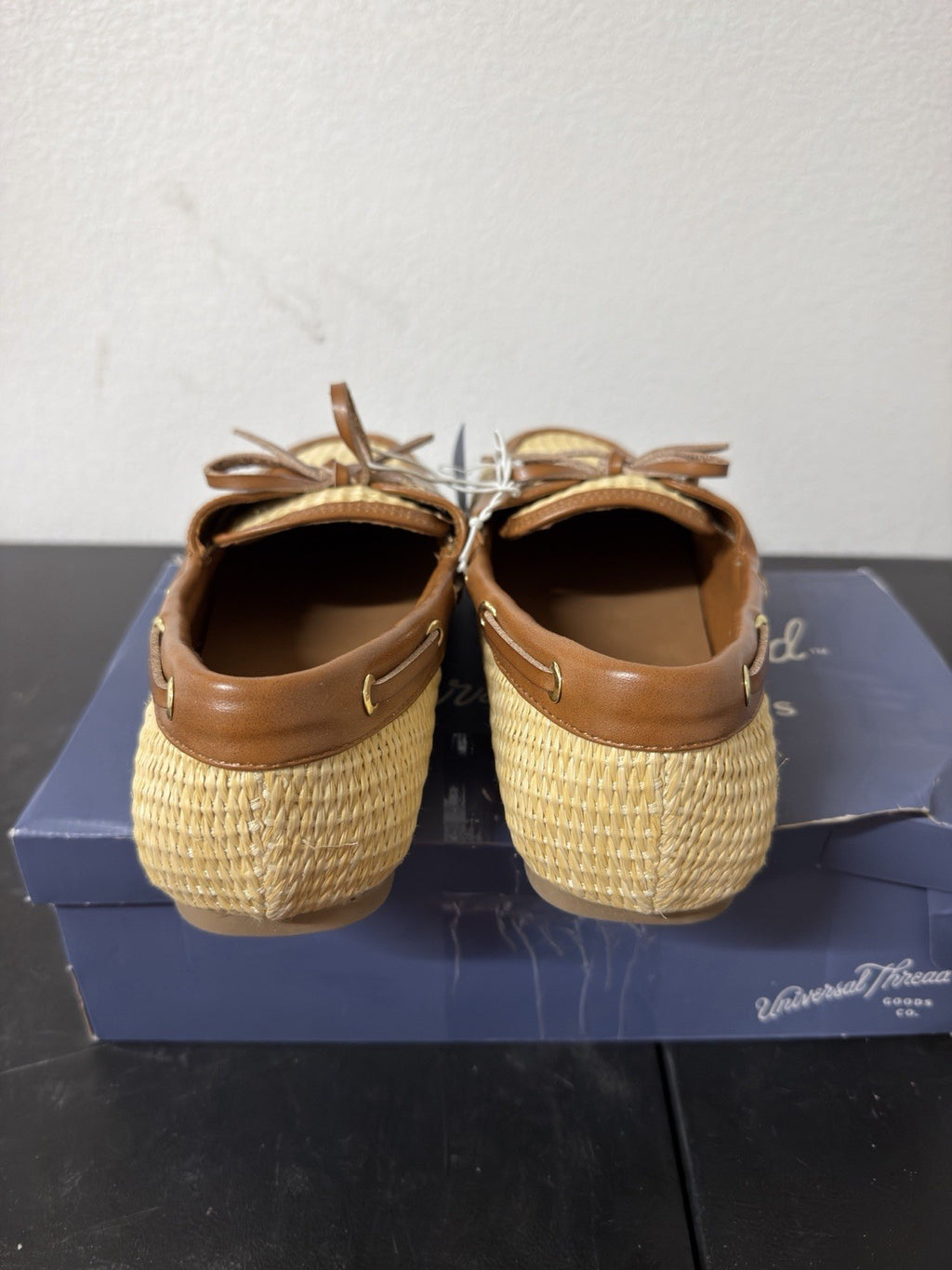 Universal Thread Shoes Midge Flats Size 9. B.7