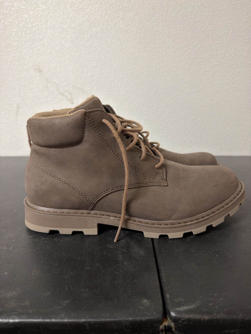 goodfellow Men’s boots Size 9. B.6