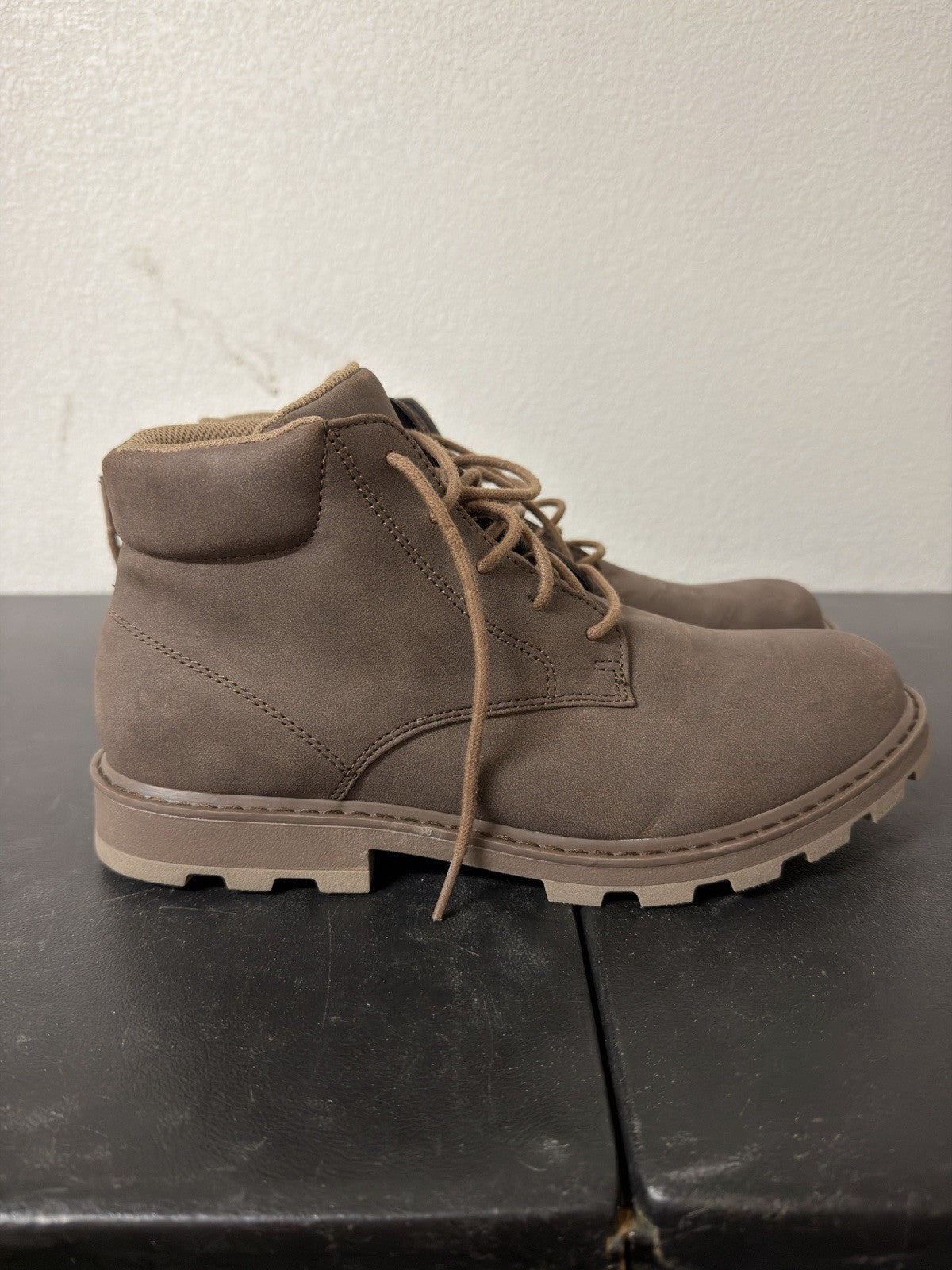 goodfellow Men’s boots Size 9. B.6