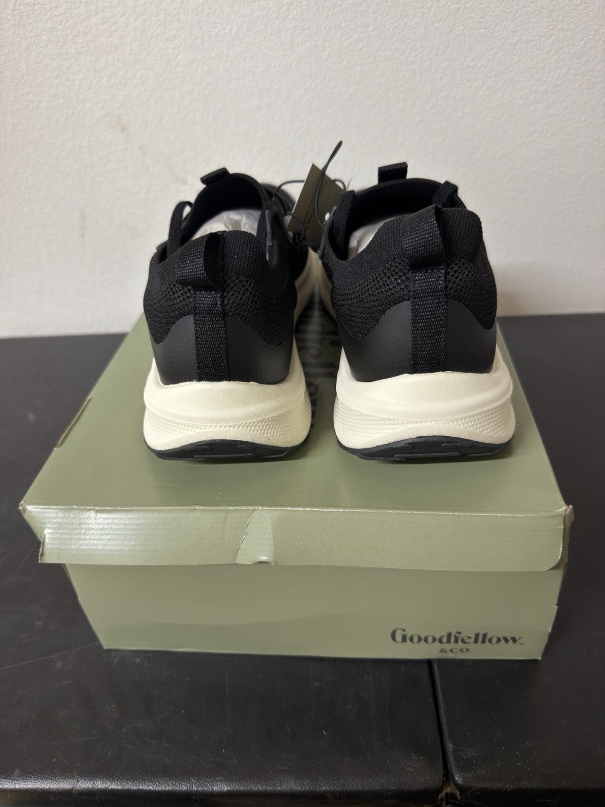 Goodfellow Lee Sneakers Size 11. B.6