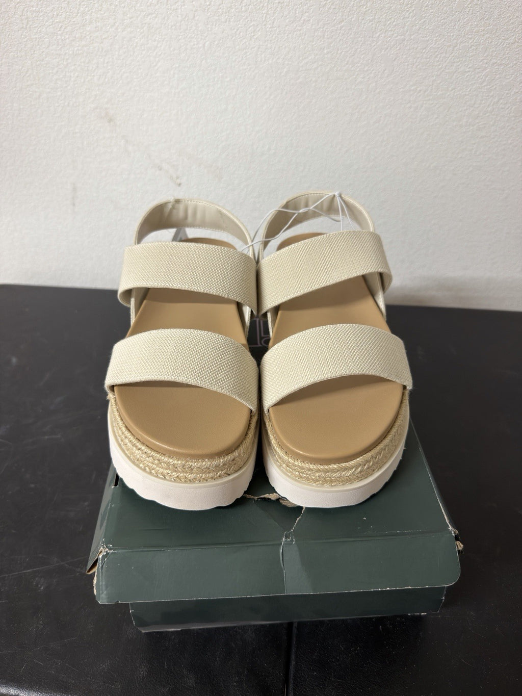 Wild Fable Elliot Sandals 9 B.6