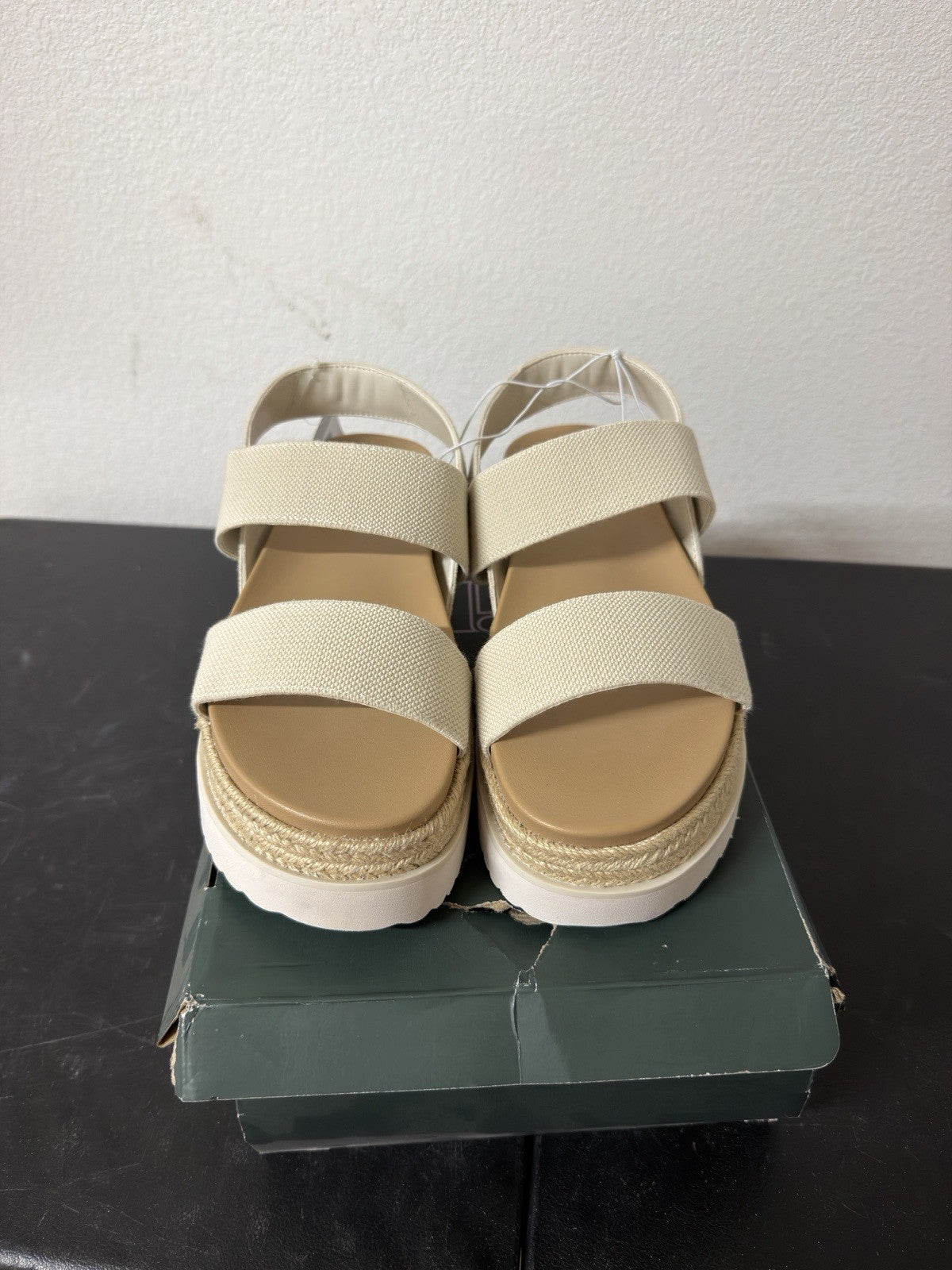 Wild Fable Elliot Sandals 9 B.6