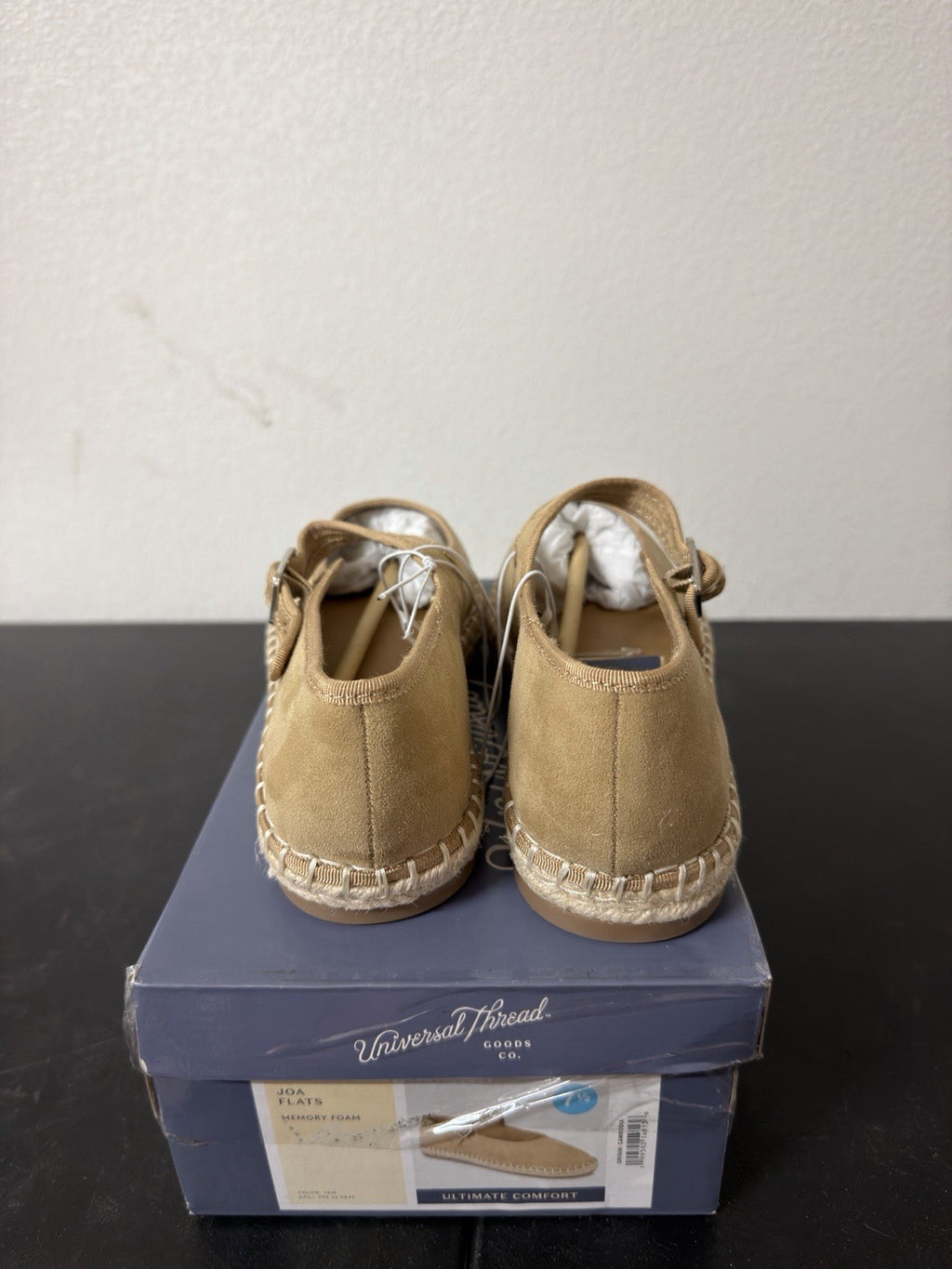 universal thread Joa Flats 7.5 B.6