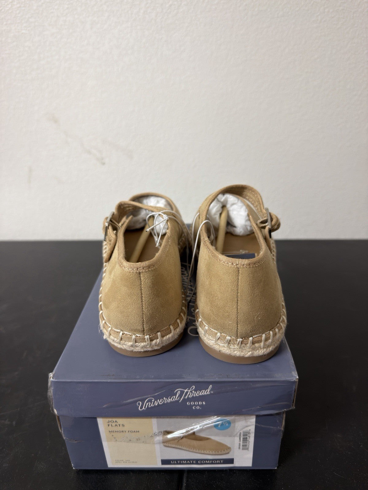 universal thread Joa Flats 7.5 B.6