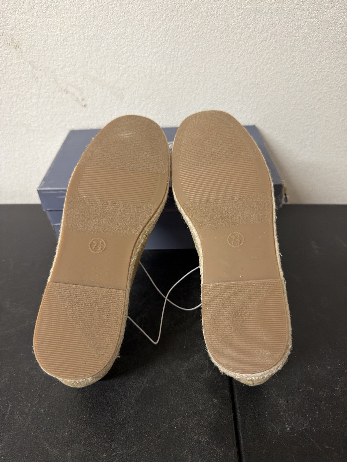 universal thread Joa Flats 7.5 B.6