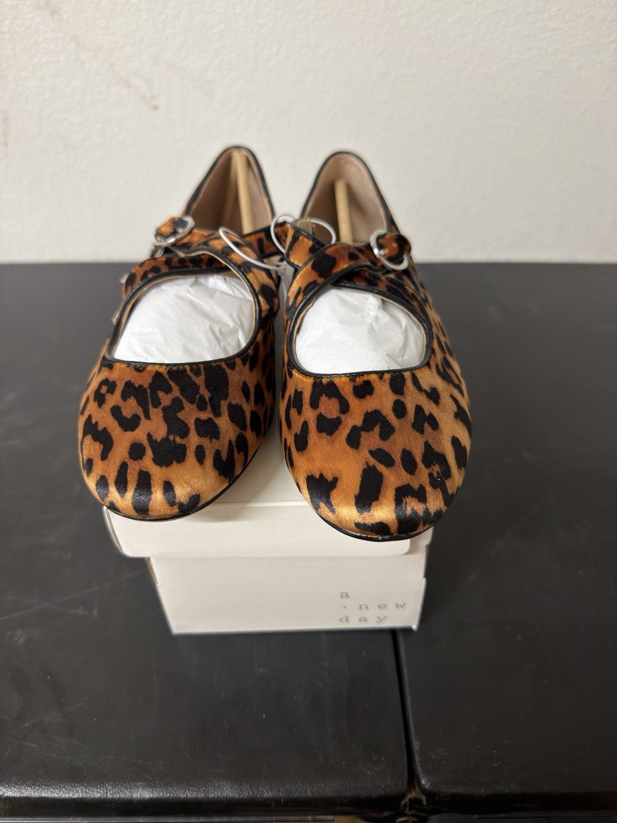 A New Day Shoes Tamsin Flats 7.5 B.6