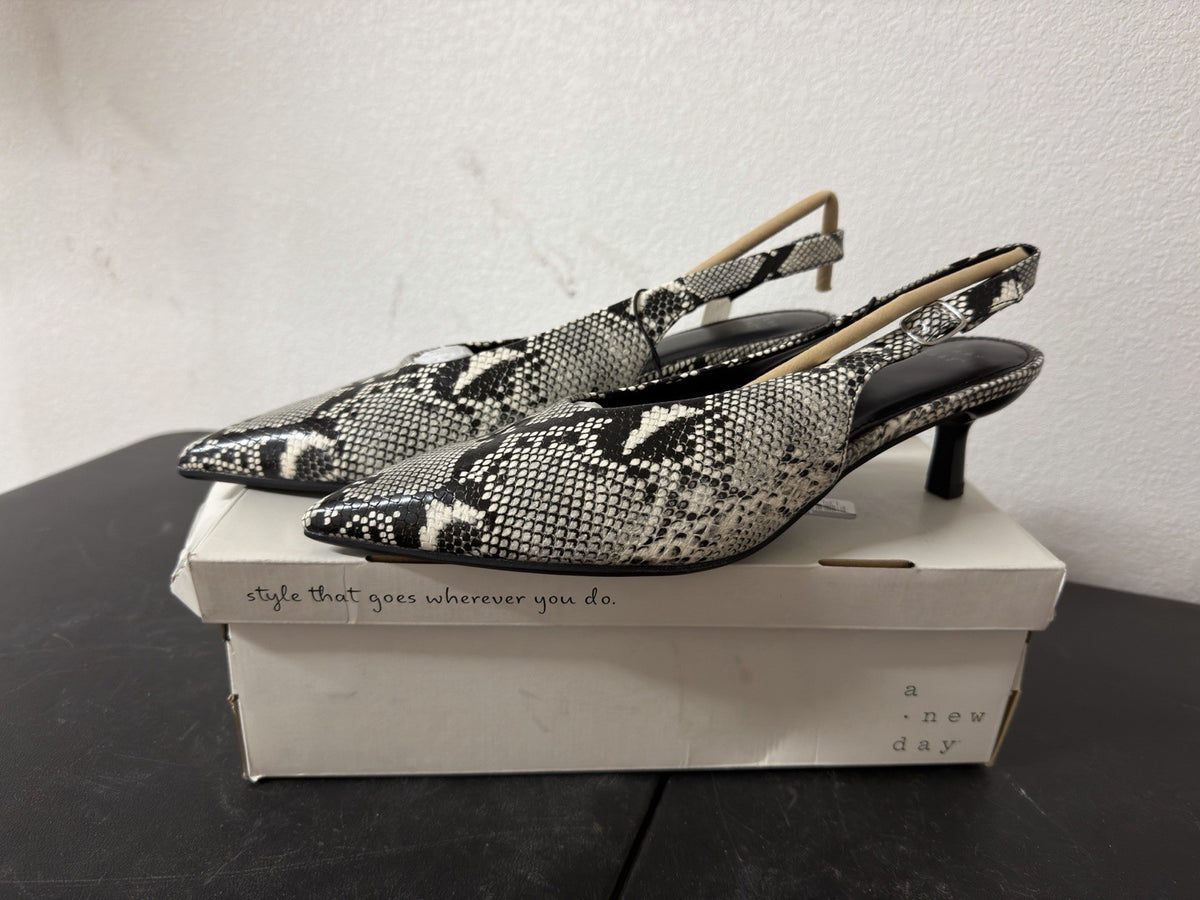 A New Day Shoes Samatha Heels 9 B.6