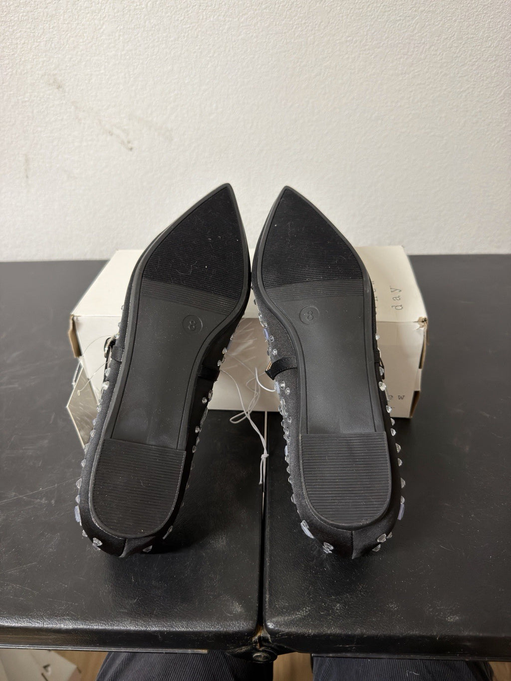 A New Day Shoes Aeg41 Gabriella Flats 8. B.6