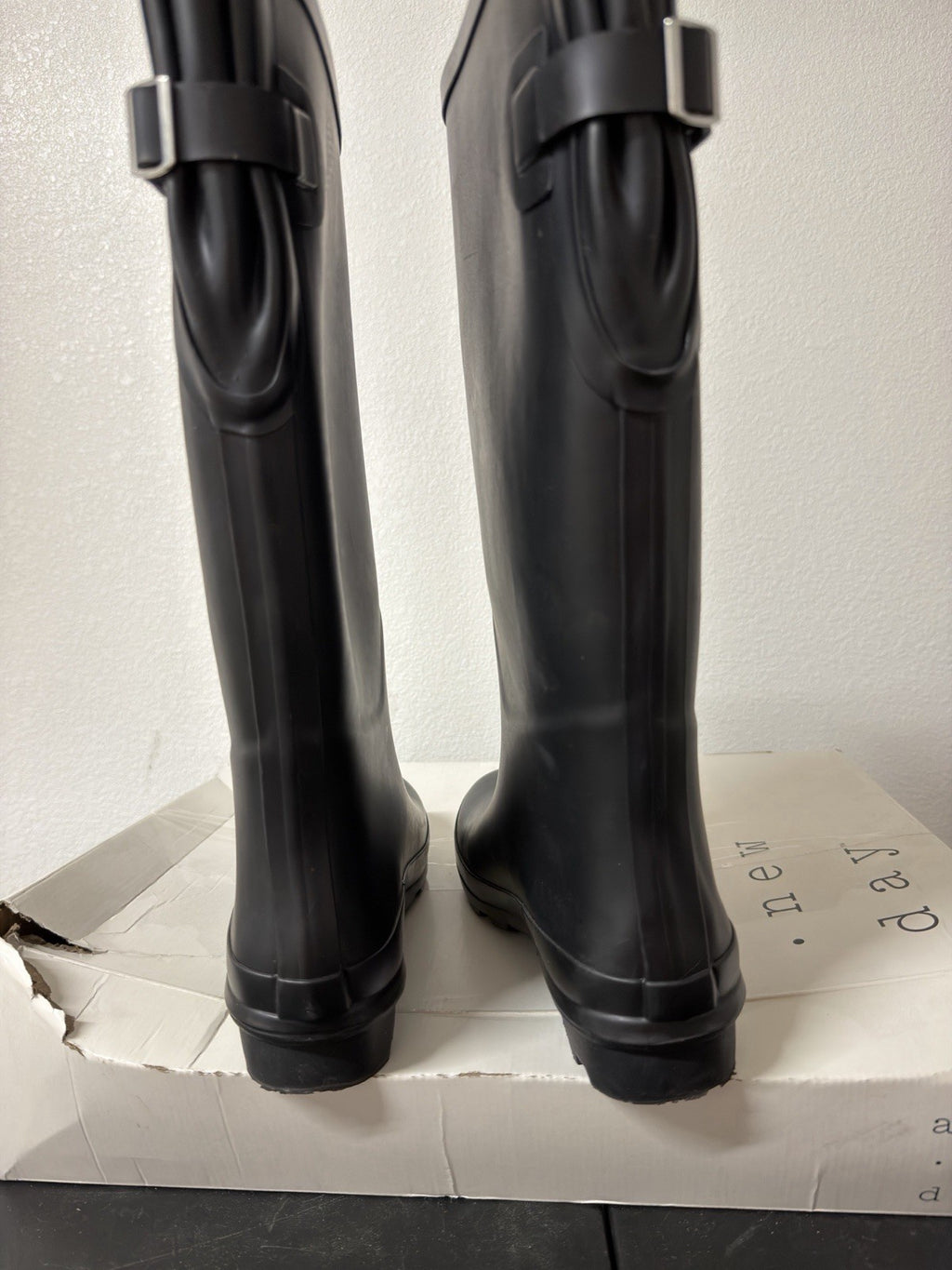 A New Day River Boots 8 B.6