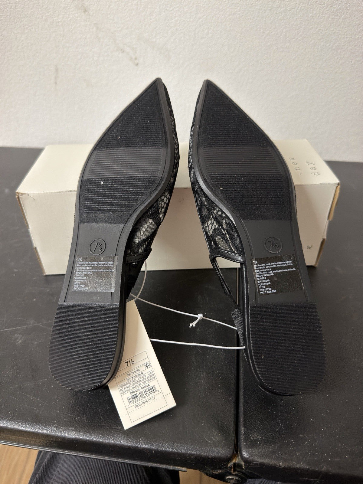 A New Day Shoes London Flats 10 B.6