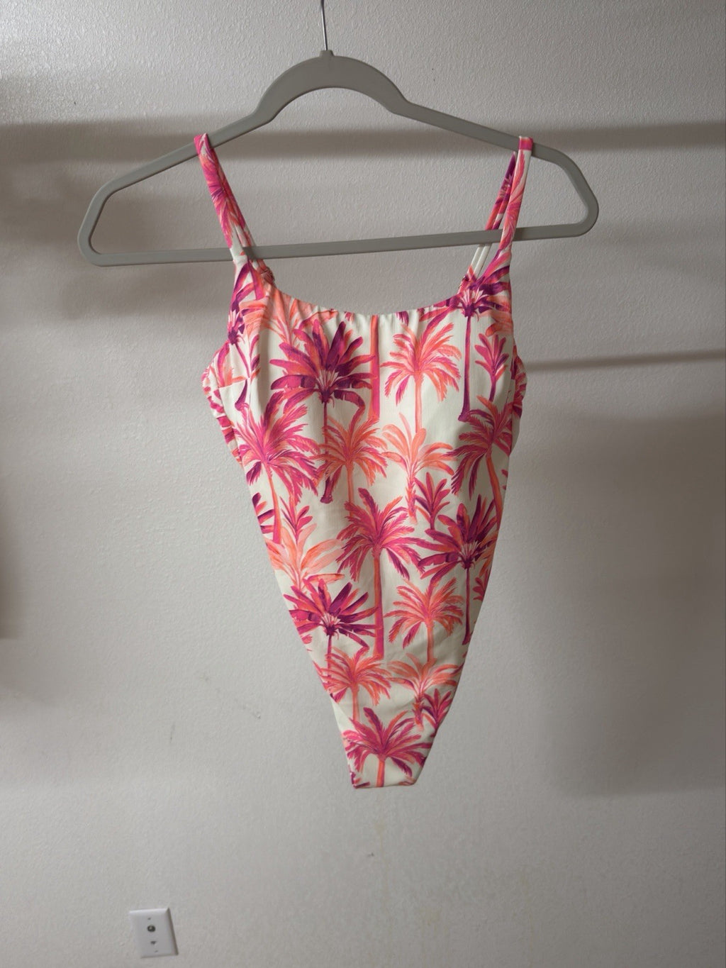shade and shore swimsuit medium B.5
