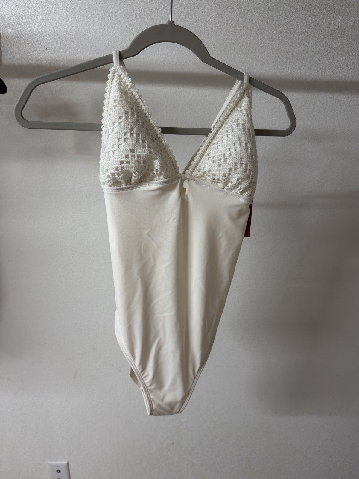 shade and shore swimsuit medium B.5