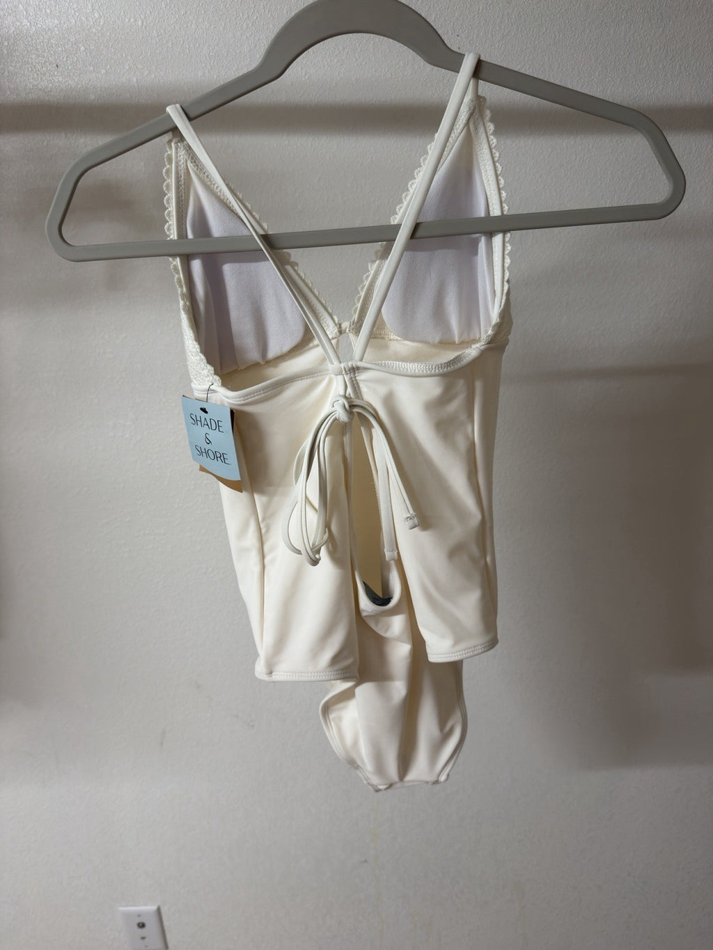 shade and shore swimsuit medium B.5