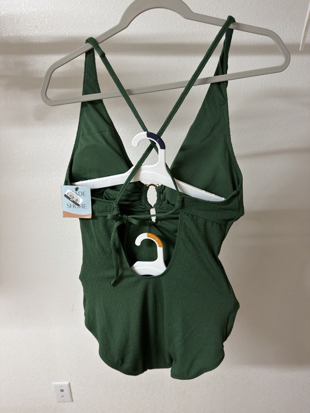 shade and shore swimsuit large one piece B.5