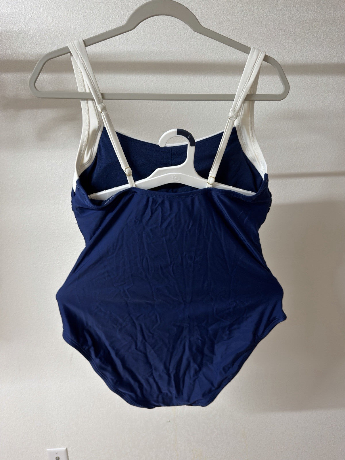 shade and shore swimsuit 18 B.5