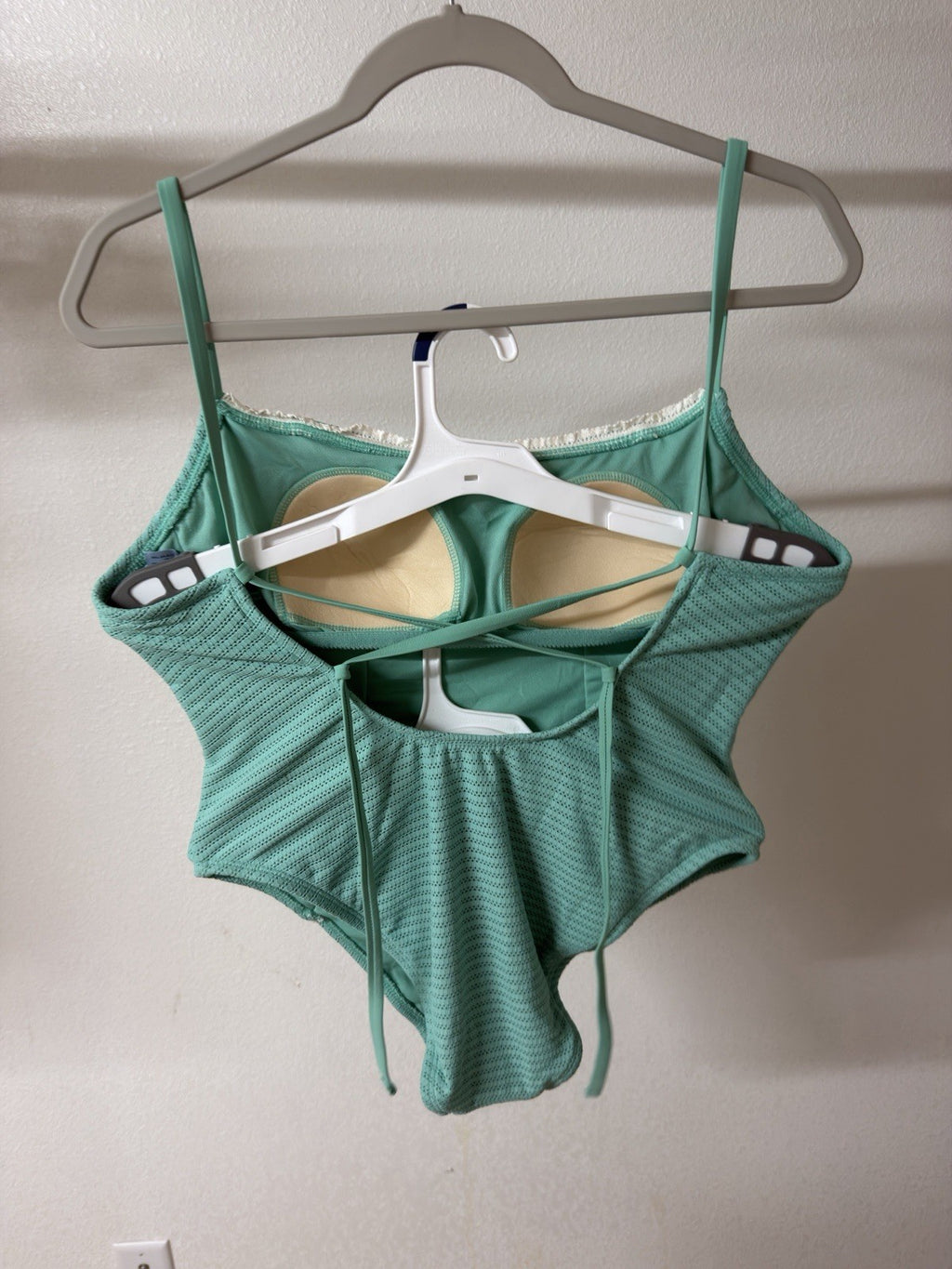 shade and shore swimsuit medium B.5