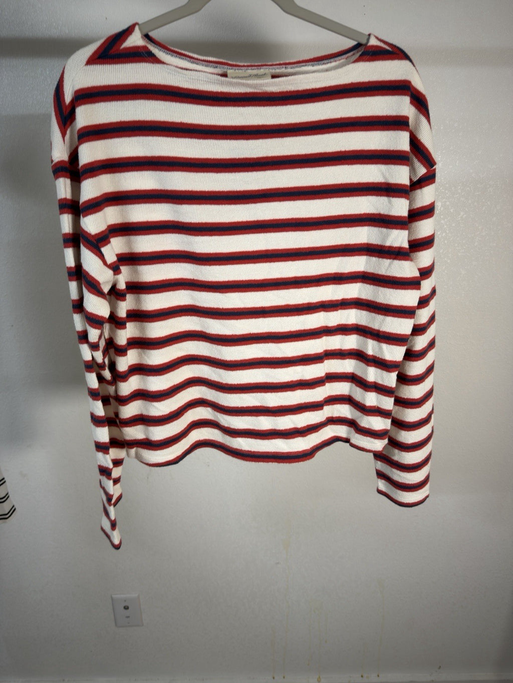 universal thread top medium womens B.3