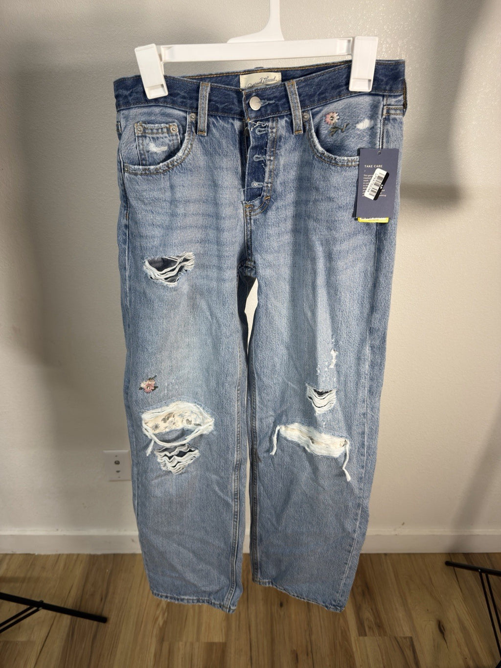 universal thread jeans 2 B.3