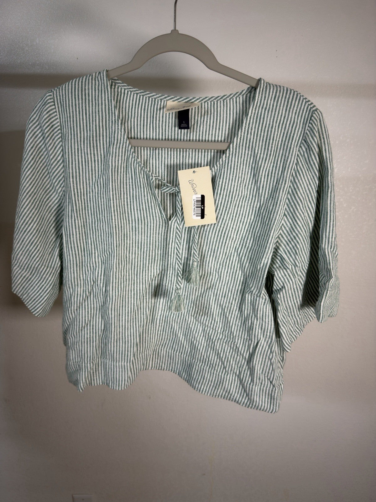 universal thread top small womens B.3