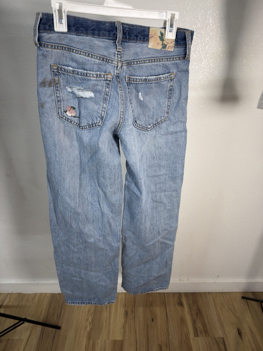 universal thread jeans 2 B.3