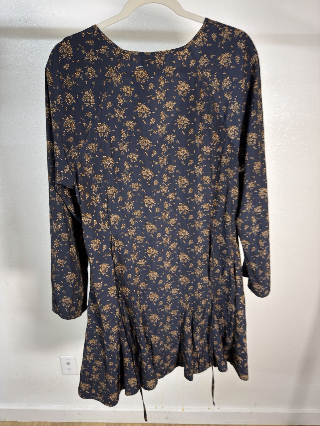 universal thread bell long sleeve B.3
