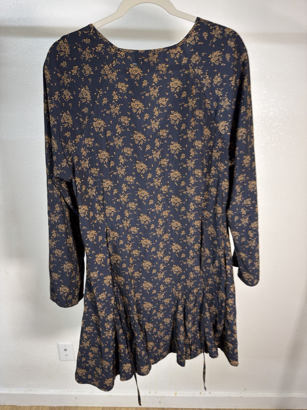 universal thread bell long sleeve B.3