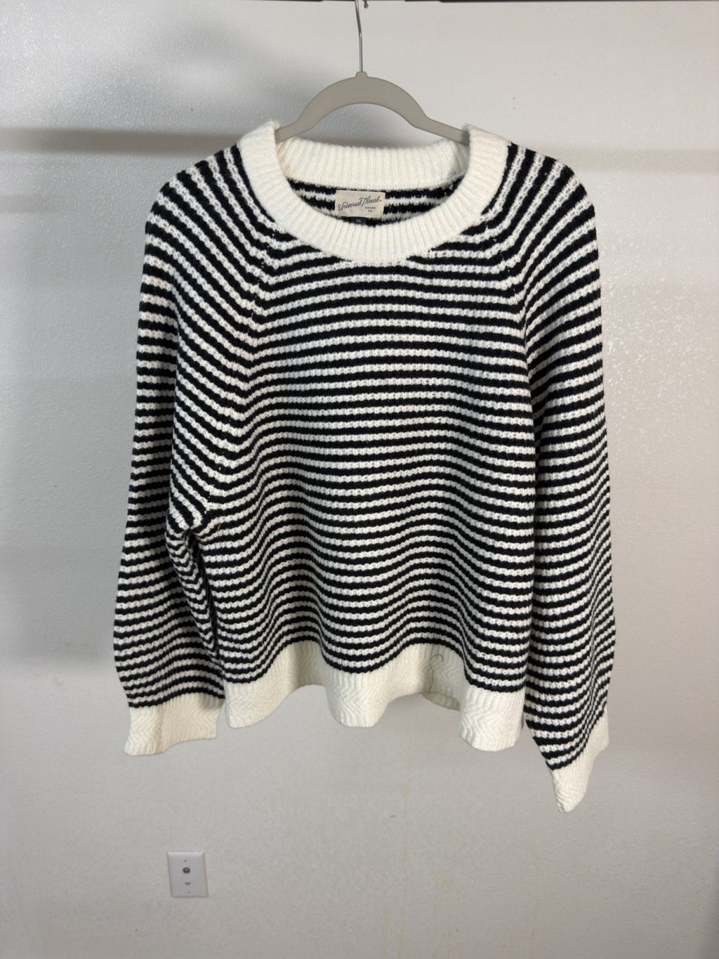 universal thread sweater Xxl B.3