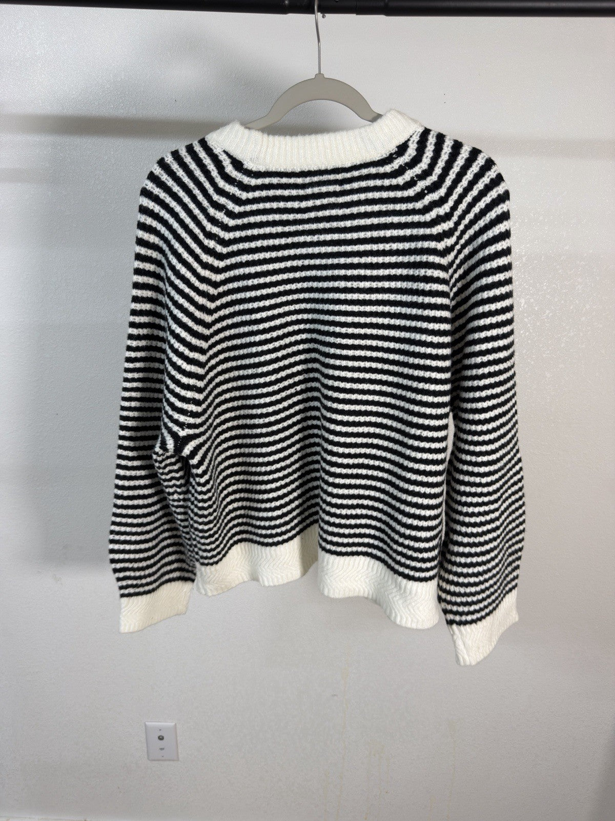 universal thread sweater Xxl B.3