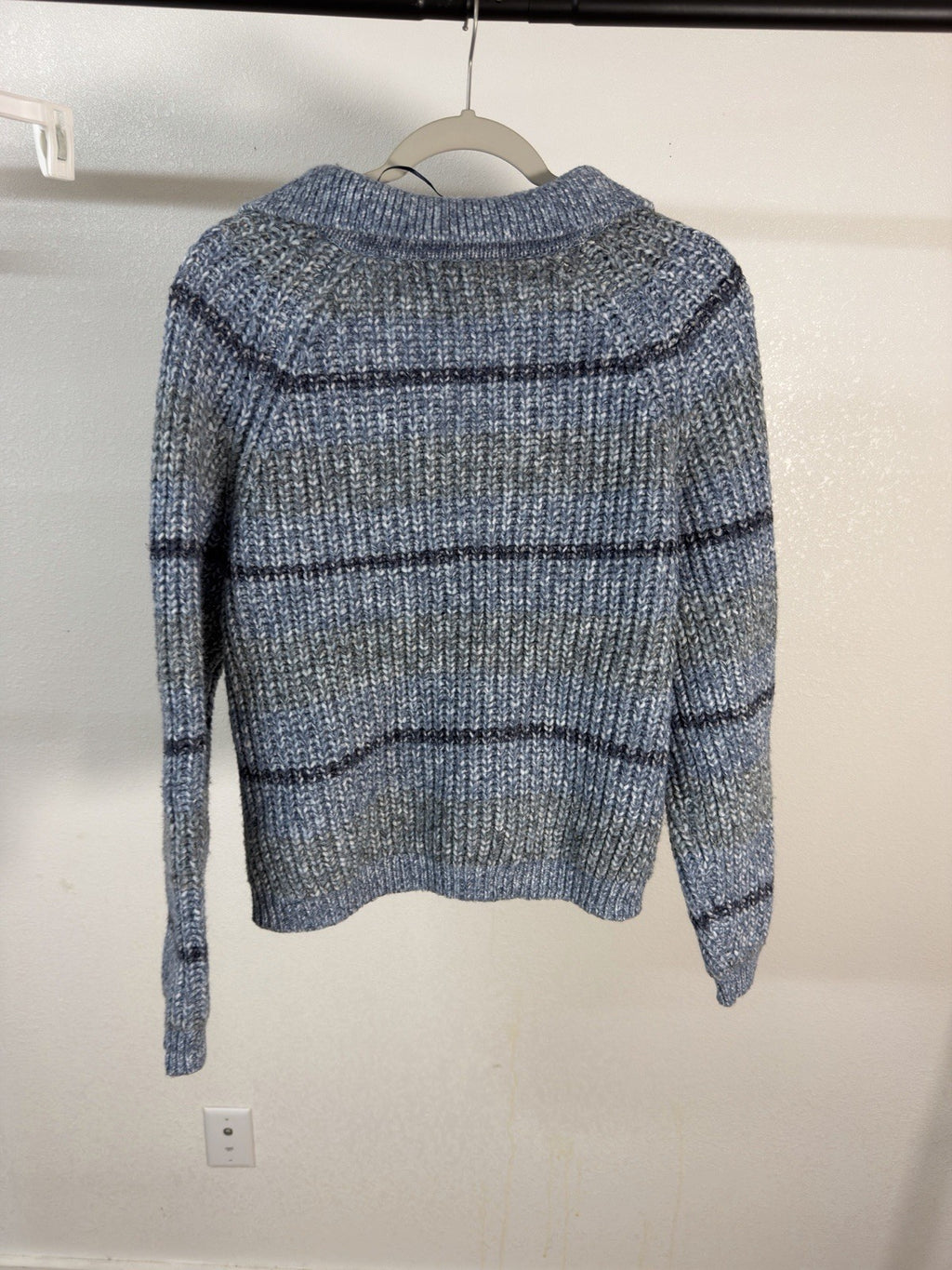 universal thread sweater Xxl B.3