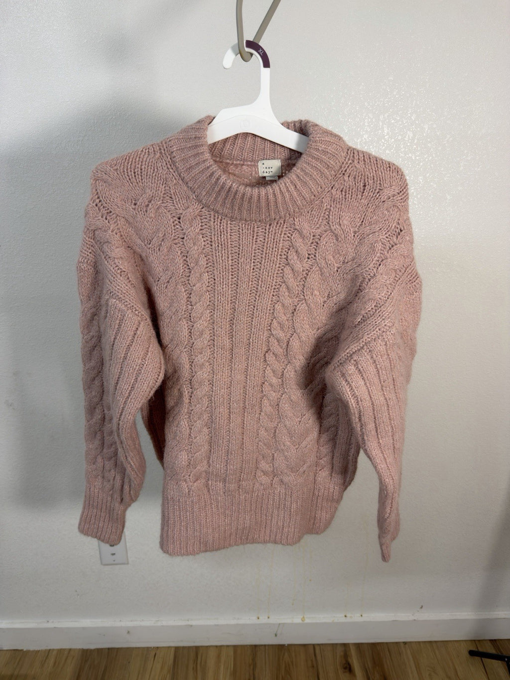 a new day sweater xs B.1