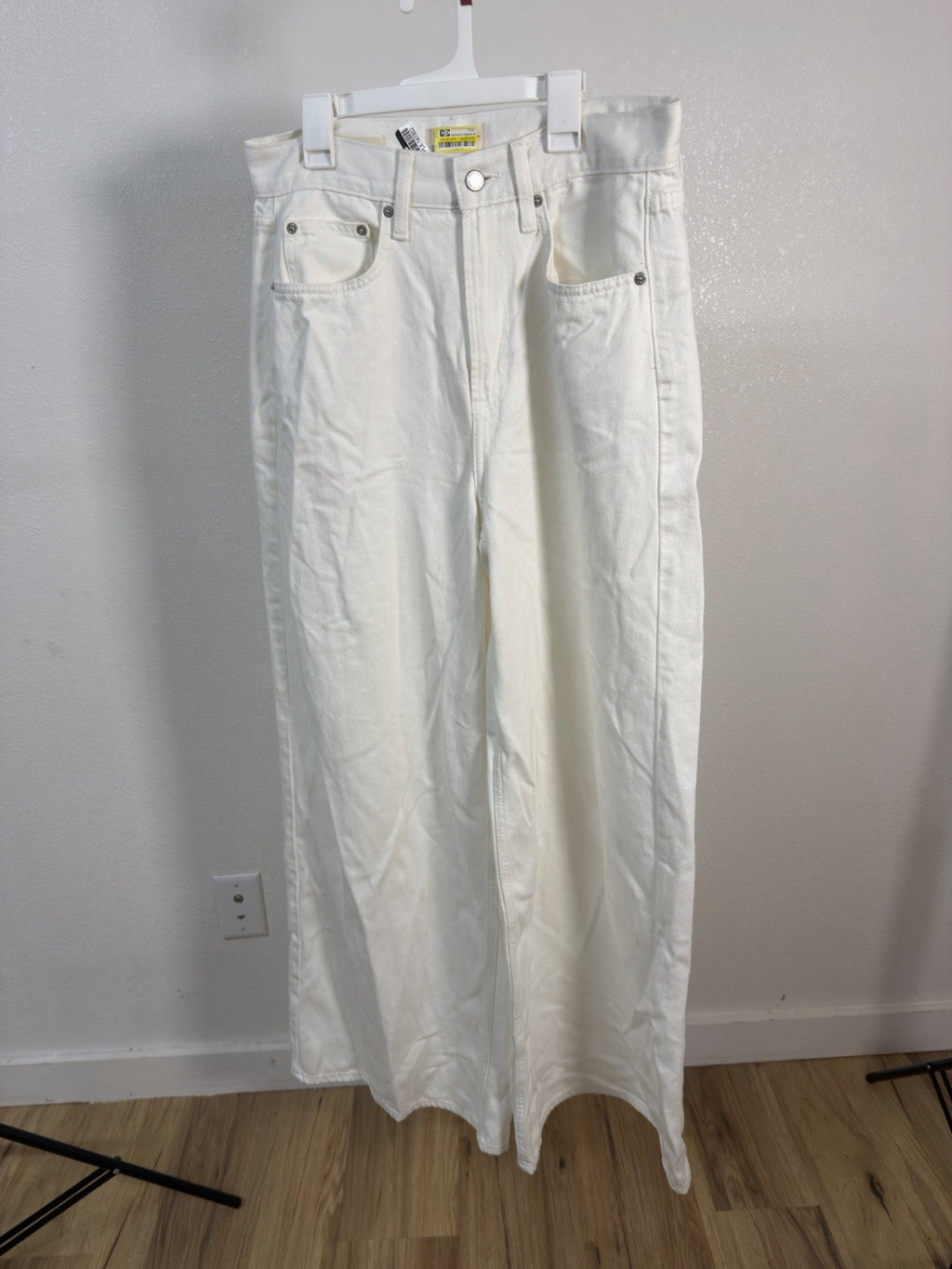 universal thread jeans 8 B.2
