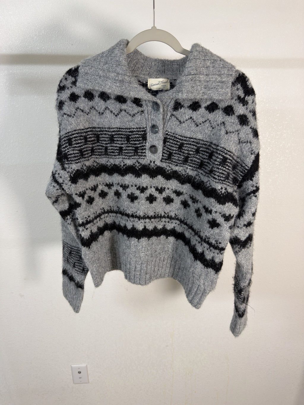 universal thread sweater All Sizes XS, S, M, L, XL  B.2