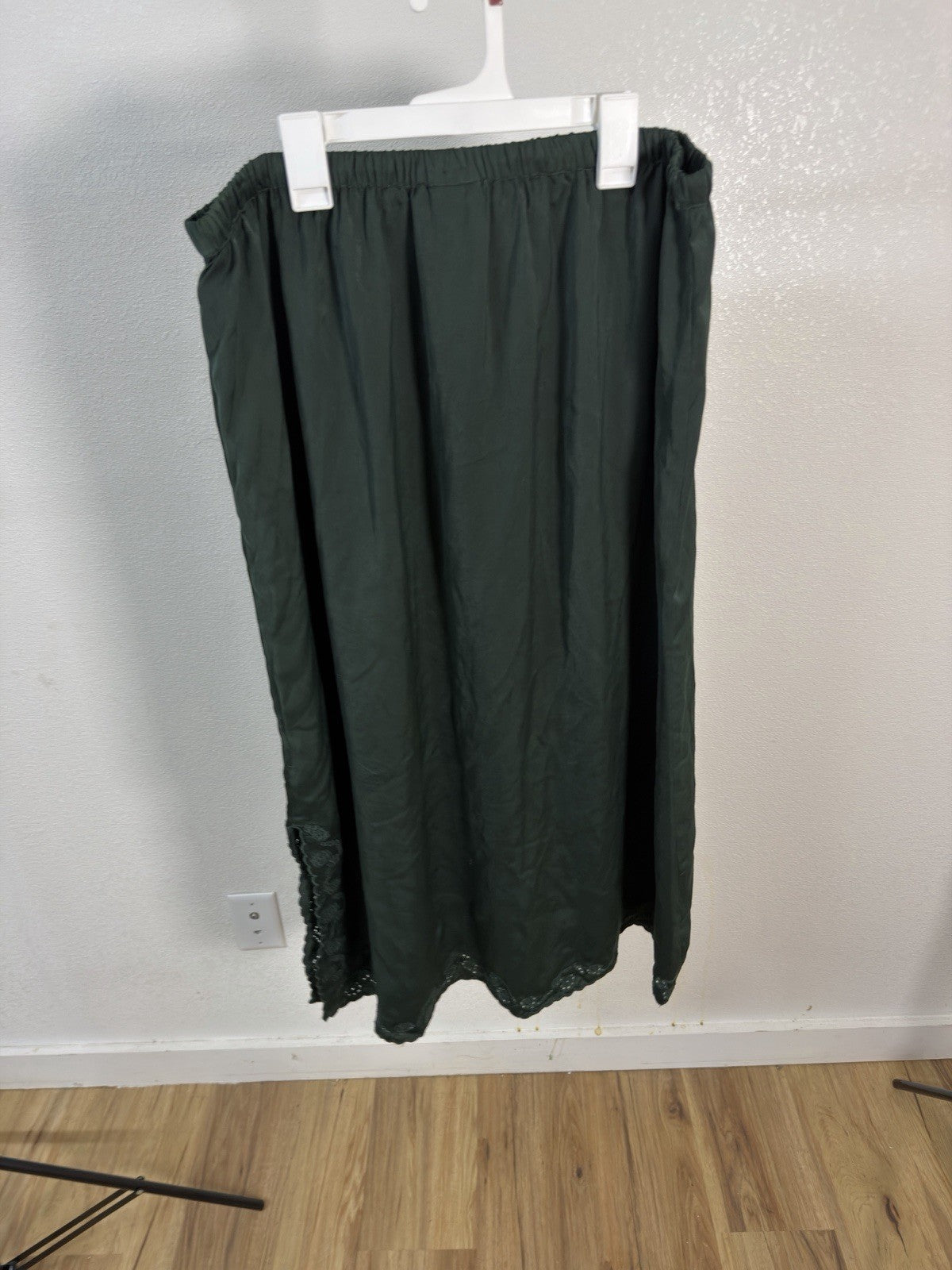 universal thread long skirt XS, Large B.2